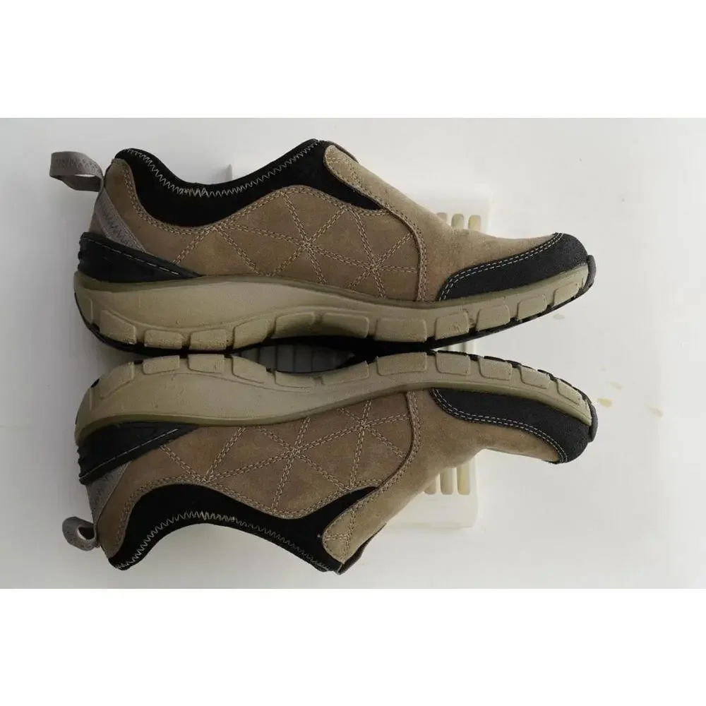Clarks minor scuffing
